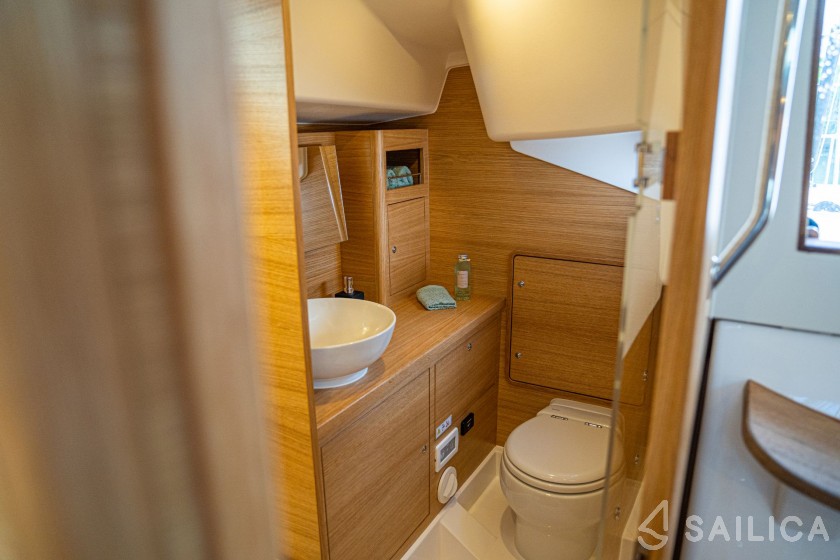 X 4-3 - Yacht Charter Sailica