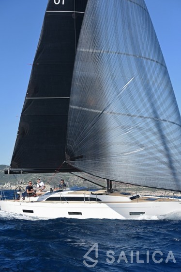 X 4-3 - Yacht Charter Sailica