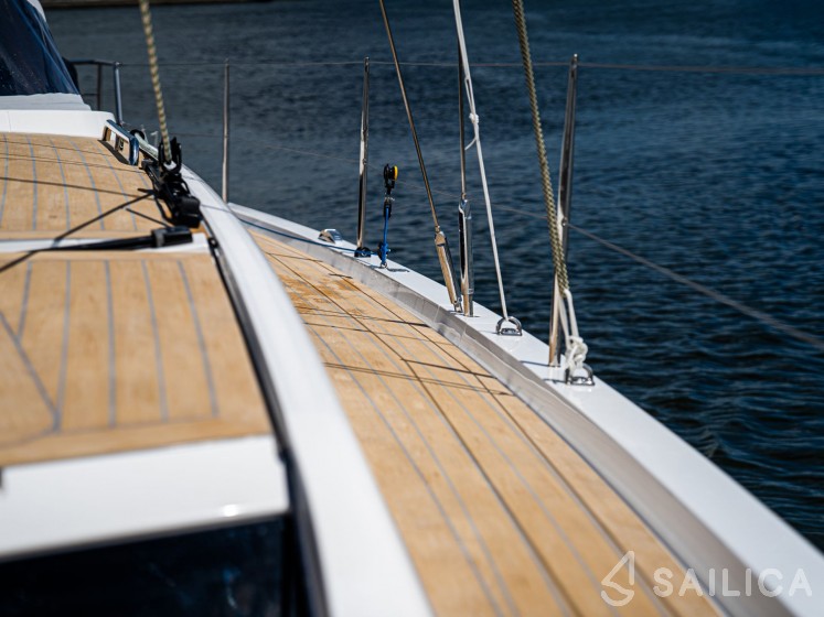 X 4-3 - Yacht Charter Sailica