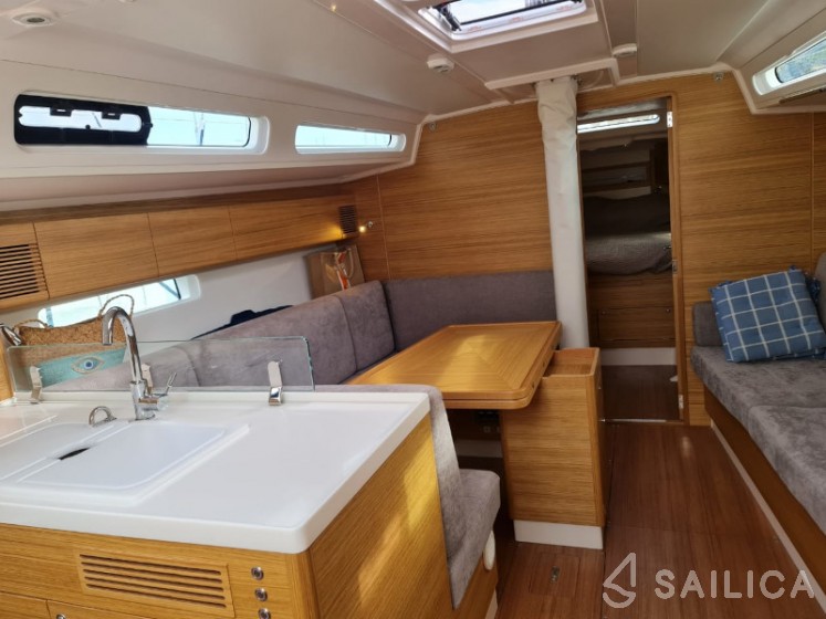 X 4-3 - Yacht Charter Sailica