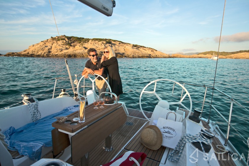 Bavaria Cruiser 37 - Yacht Charter Sailica