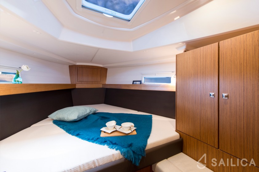 Bavaria Cruiser 37 - Yacht Charter Sailica