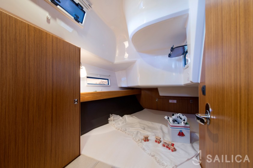 Bavaria Cruiser 37 - Yacht Charter Sailica