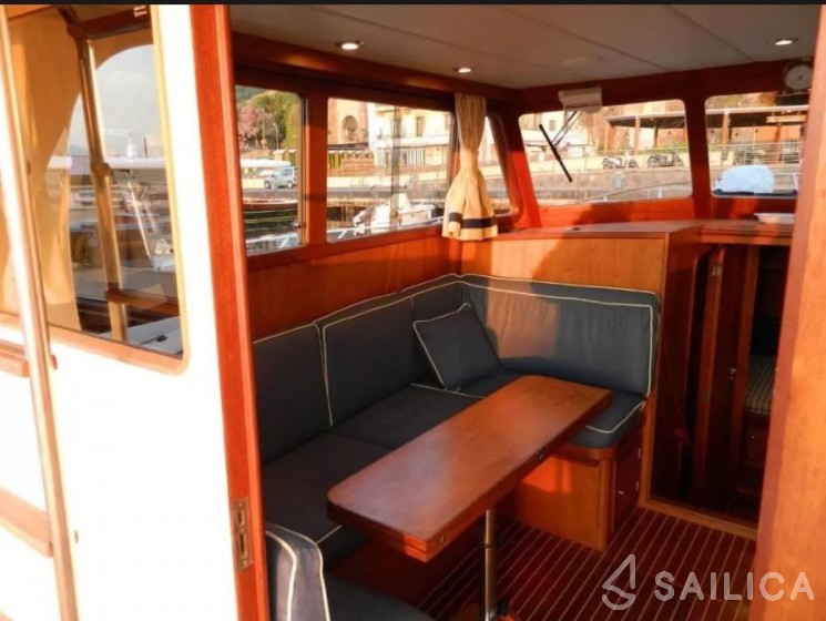 Comena Corallo 37 - Yacht Charter Sailica