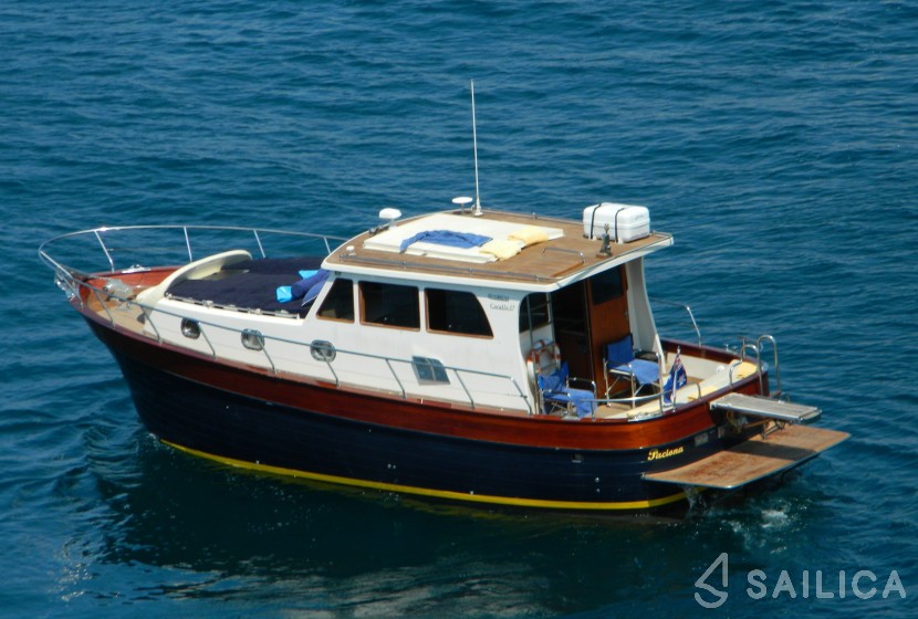 Comena Corallo 37 - Yacht Charter Sailica