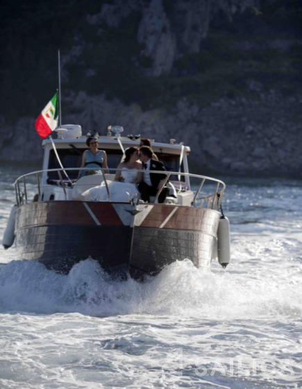 Comena Corallo 37 - Yacht Charter Sailica