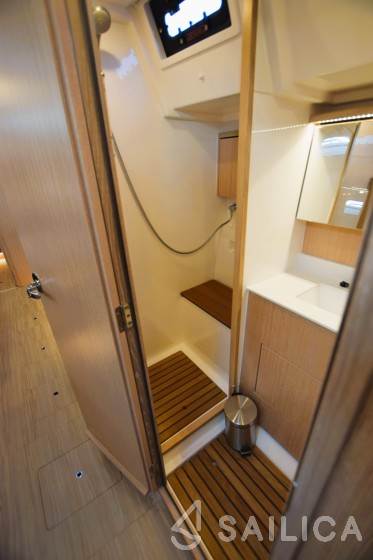 Bavaria C45 Style - Yacht Charter Sailica