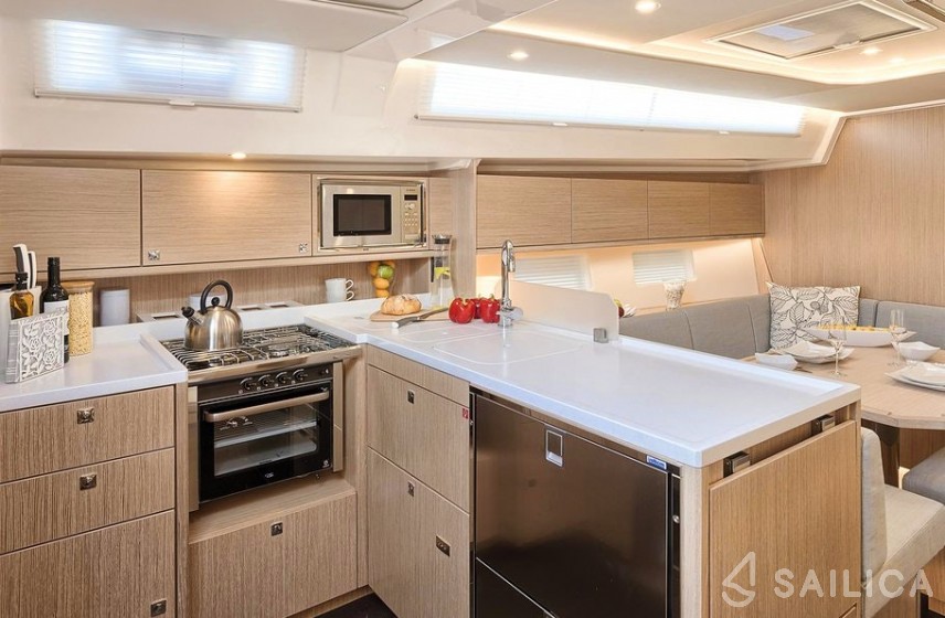 Bavaria C45 Style - Yacht Charter Sailica