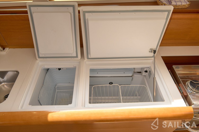 Sun Odyssey 479 - Yacht Charter Sailica