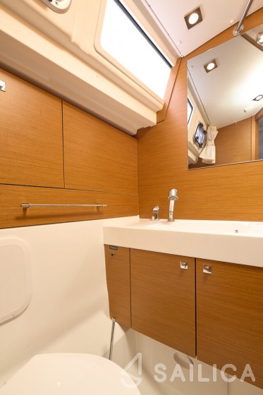 Sun Odyssey 479 - Yacht Charter Sailica