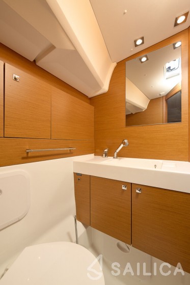 Sun Odyssey 479 - Yacht Charter Sailica