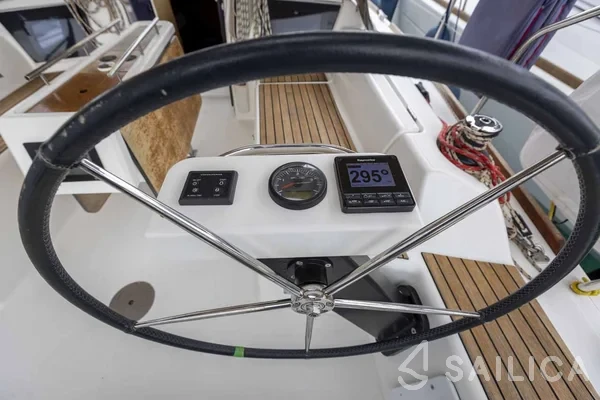 Dufour 360 GL - Yacht Charter Sailica