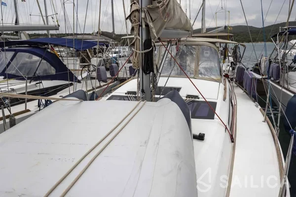 Dufour 360 GL - Yacht Charter Sailica