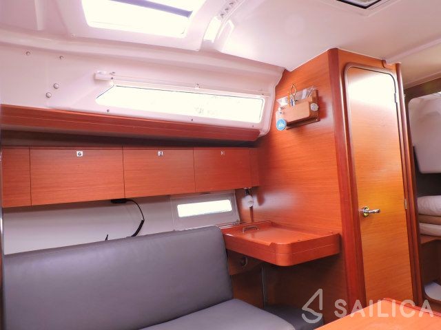 Dufour 360 GL - Yacht Charter Sailica