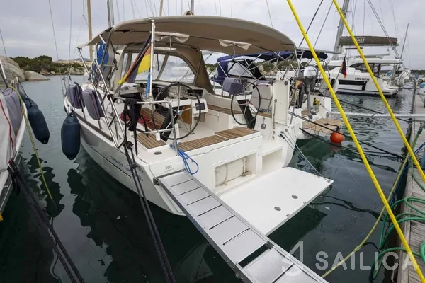 Dufour 360 GL - Yacht Charter Sailica