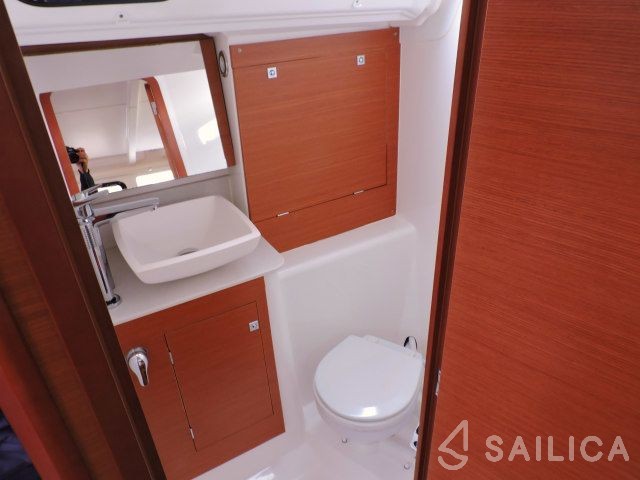 Dufour 360 GL - Yacht Charter Sailica