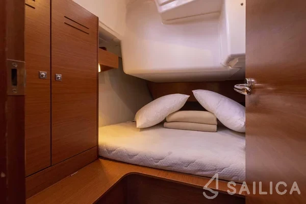 Dufour 360 GL - Yacht Charter Sailica