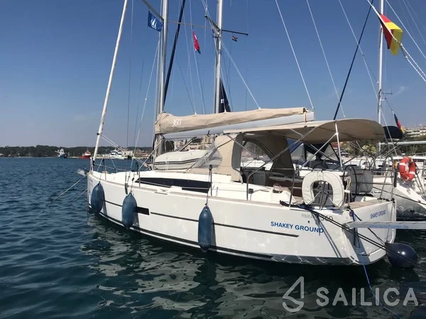 Dufour 360 GL - Yacht Charter Sailica