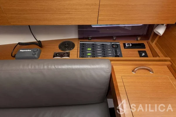 Dufour 360 GL - Yacht Charter Sailica