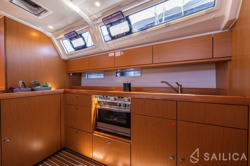Bavaria 46 Cruiser - Yacht Charter Sailica