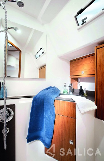 Bavaria 46 Cruiser - Yacht Charter Sailica