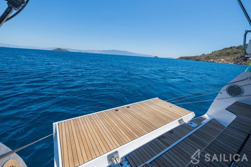 Bavaria 46 Cruiser - Yacht Charter Sailica
