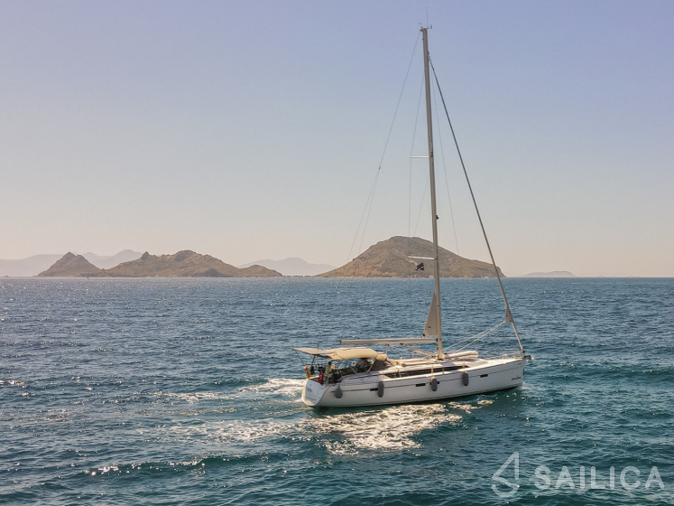 Bavaria 46 Cruiser - Yacht Charter Sailica