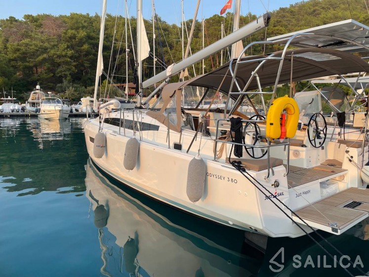 Sun Odyssey 380 - Yacht Charter Sailica