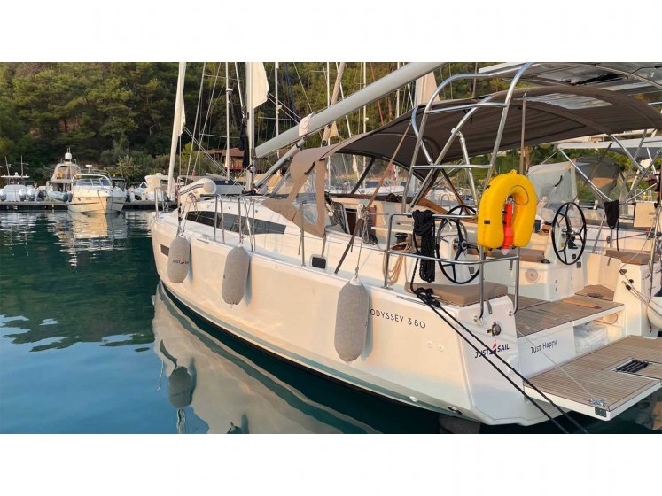 Sun Odyssey 380 - Yacht Charter Sailica