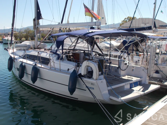Dufour 382 GL - Yacht Charter Sailica