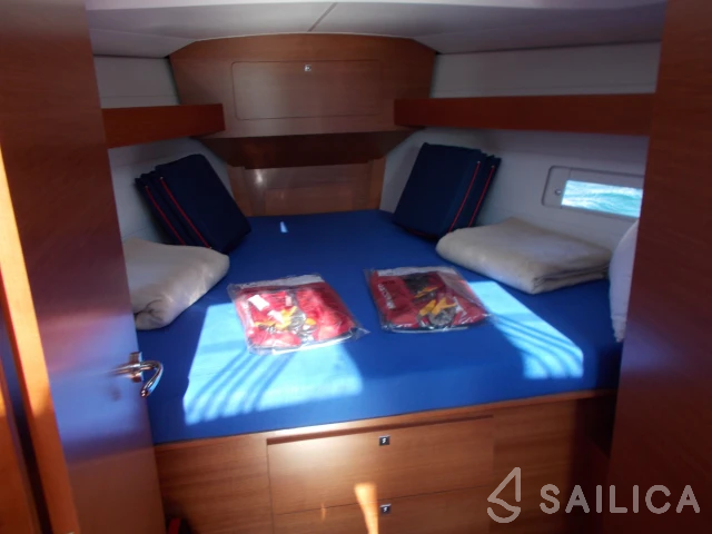 Dufour 382 GL - Yacht Charter Sailica