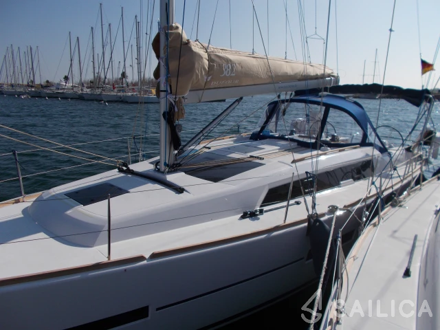 Dufour 382 GL - Yacht Charter Sailica