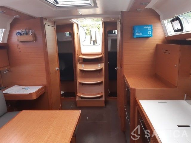 Dufour 382 GL - Yacht Charter Sailica