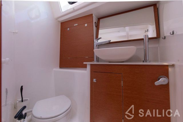 Dufour 382 GL - Yacht Charter Sailica