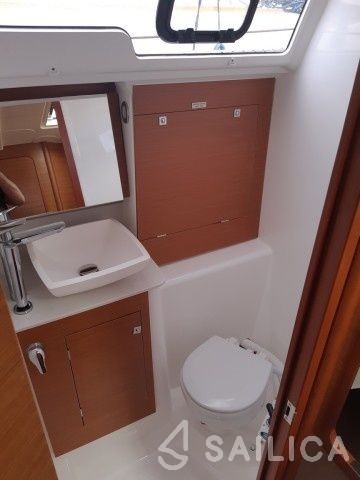 Dufour 382 GL - Yacht Charter Sailica