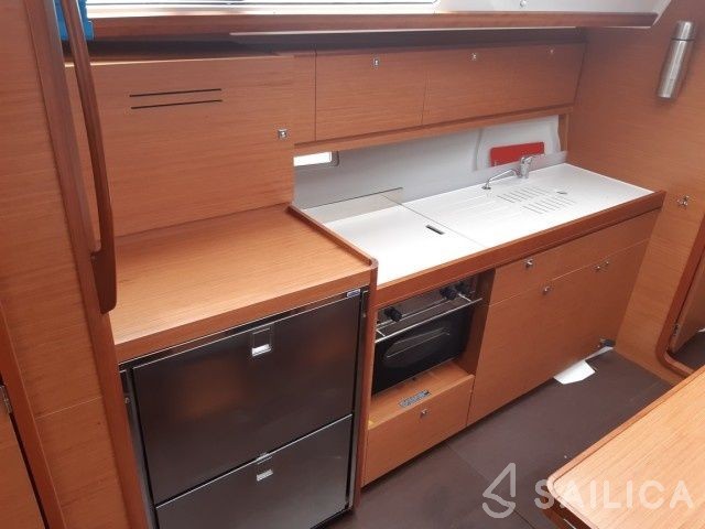Dufour 382 GL - Yacht Charter Sailica