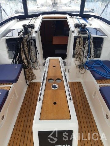 Dufour 382 GL - Yacht Charter Sailica
