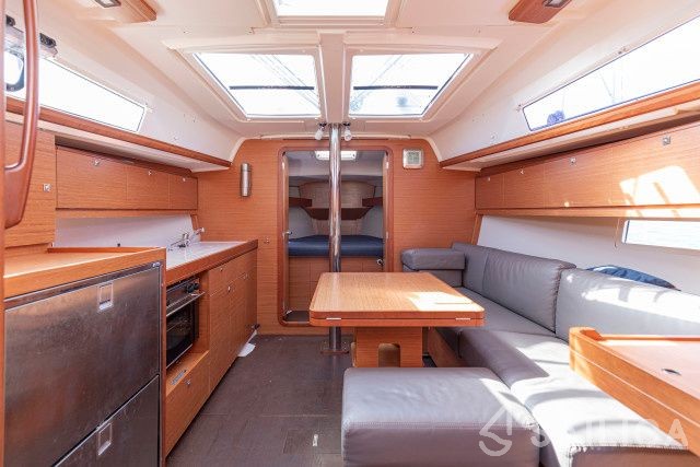 Dufour 382 GL - Yacht Charter Sailica