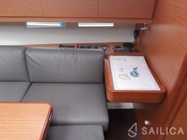 Dufour 382 GL - Yacht Charter Sailica