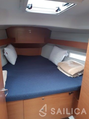 Dufour 382 GL - Yacht Charter Sailica