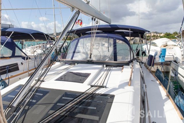 Dufour 382 GL - Yacht Charter Sailica