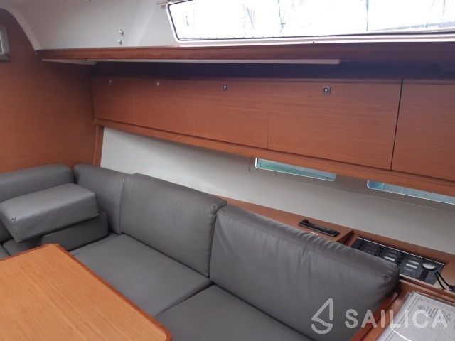 Dufour 382 GL - Yacht Charter Sailica