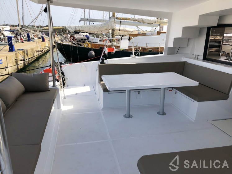 Bali 4.5 - Yacht Charter Sailica