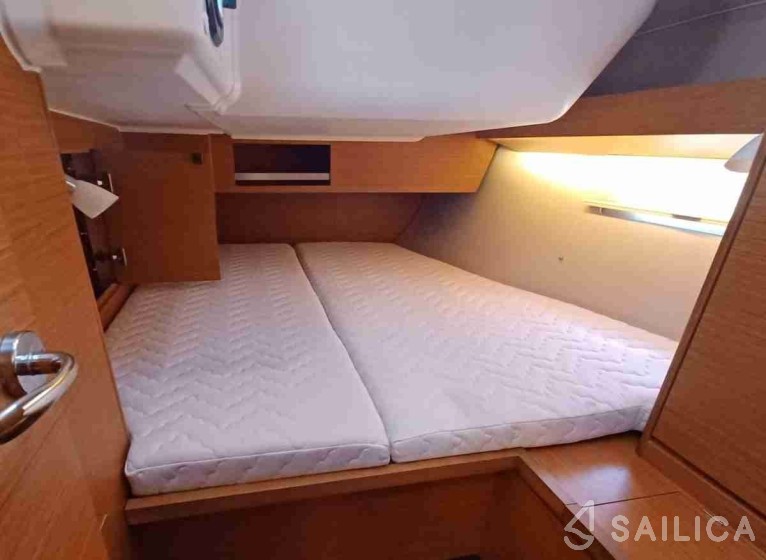 Dufour 430 - Yacht Charter Sailica
