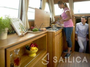 Linssen Grand Sturdy 33.9 AC - Yacht Charter Sailica