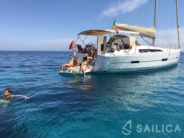 Dufour 460 GL - Yacht Charter Sailica