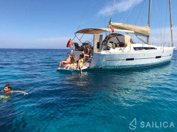 Dufour 460 GL - Yacht Charter Sailica