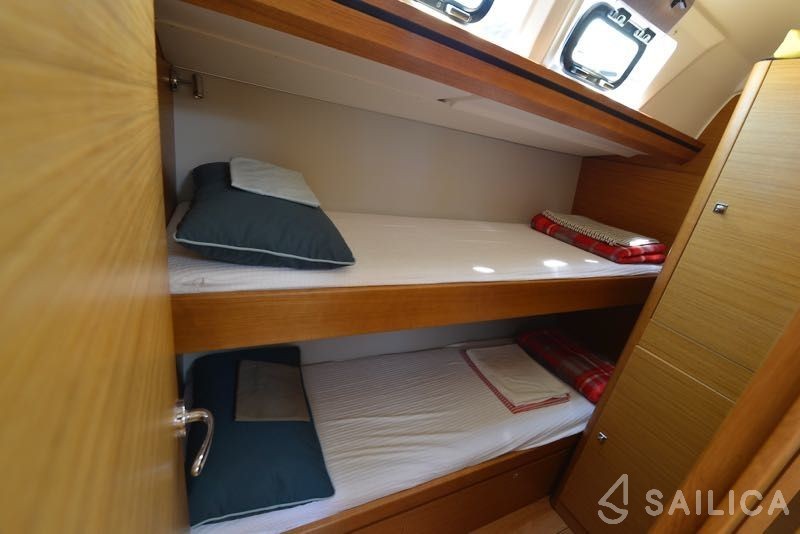 Dufour 520 GL - Yacht Charter Sailica