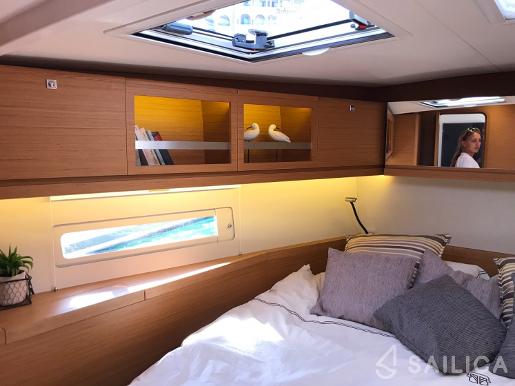 Dufour 520 GL - Yacht Charter Sailica