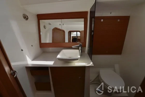 Dufour 520 GL - Yacht Charter Sailica